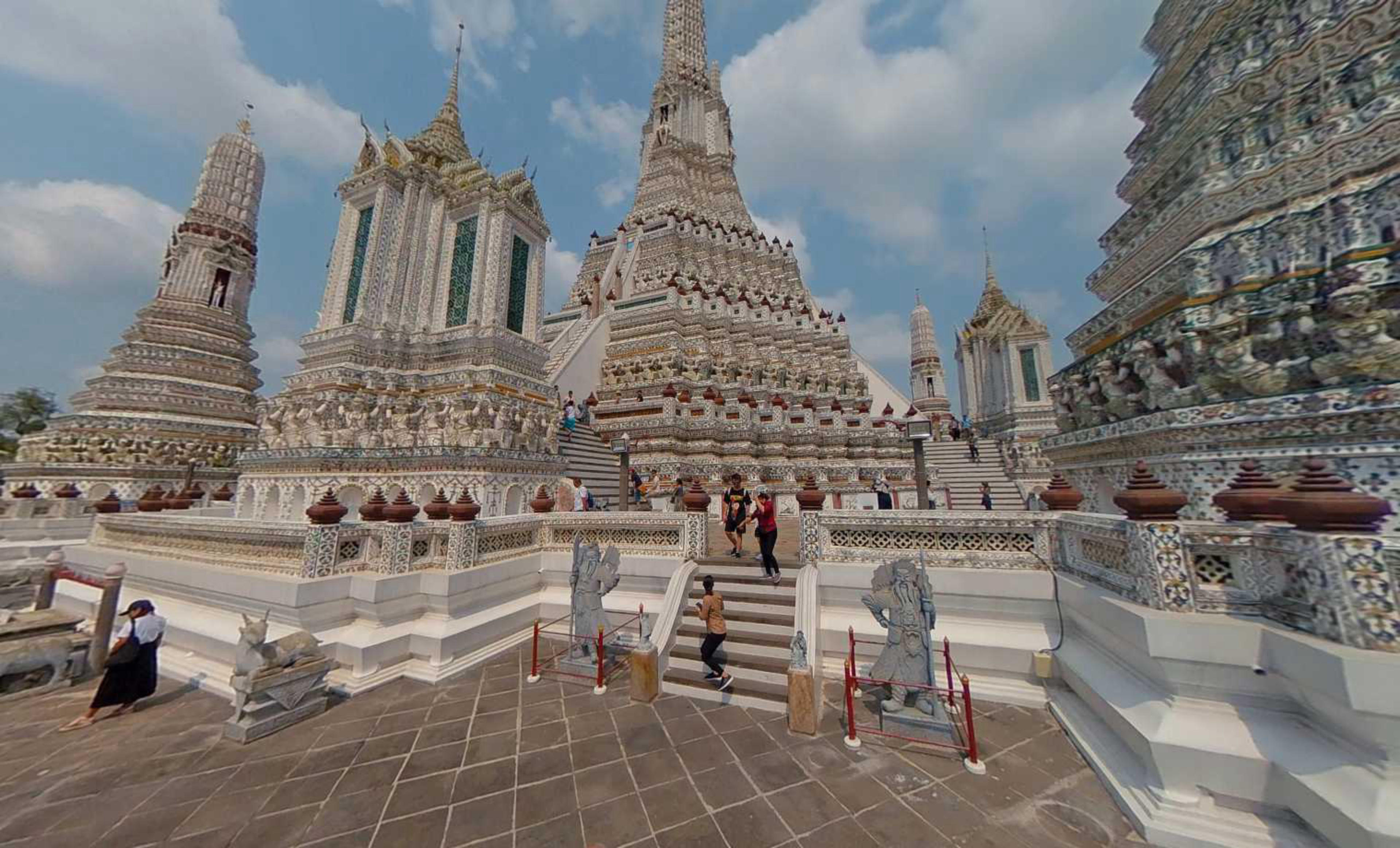 Wat Arun Ratchawararam Ratchawaramahawihan, Bangkok, Thailand virtual tour preview