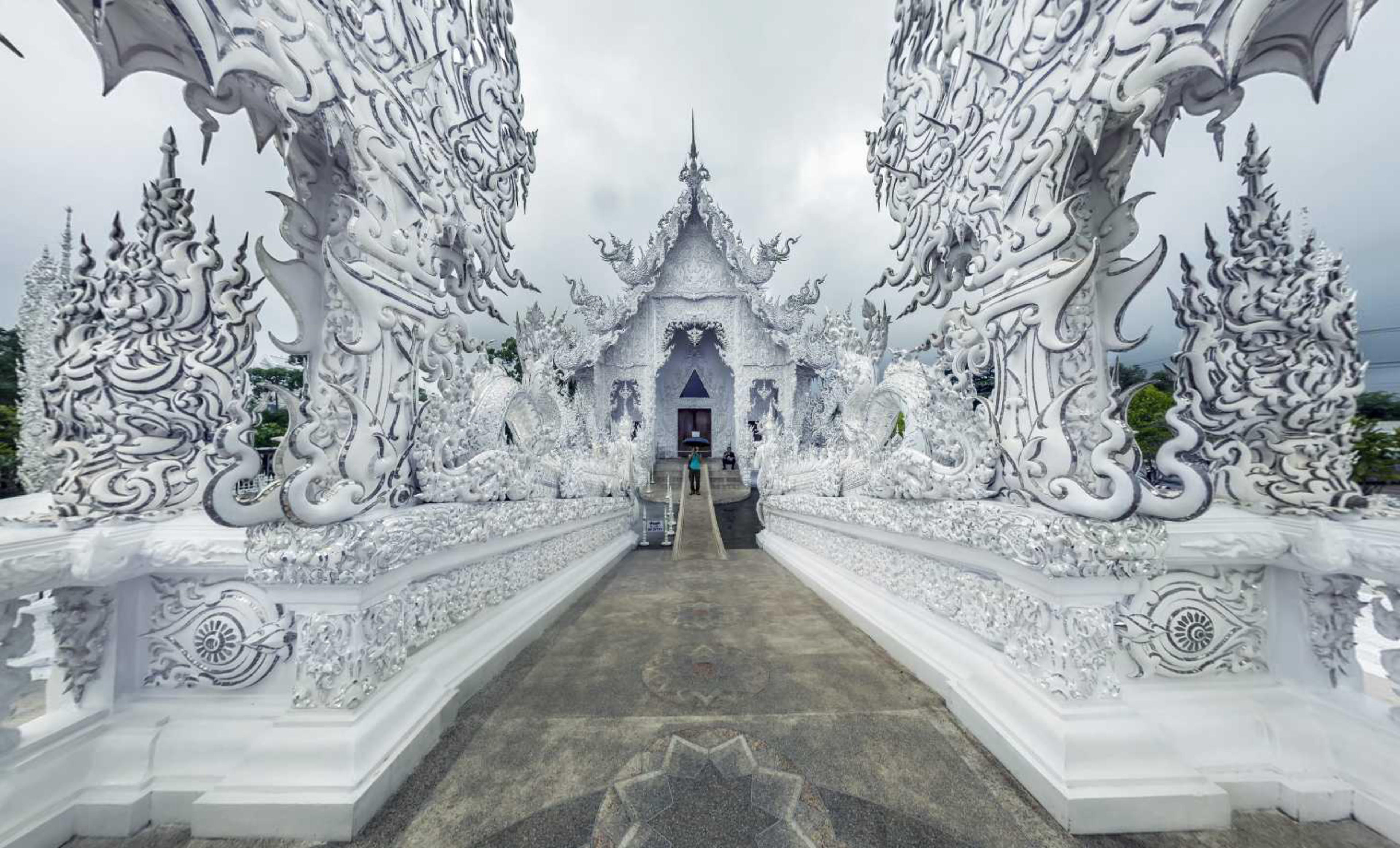 Wat Rong Khun (White Temple), Chiang Rai District, Thailand virtual tour preview