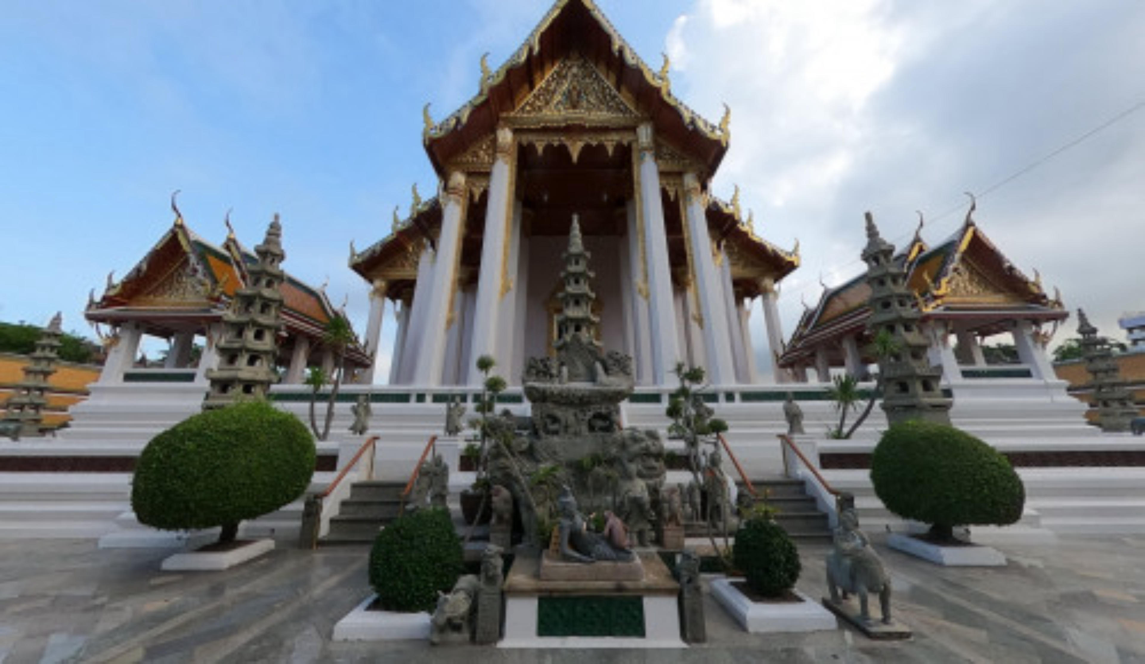 Wat Suthat Thepwararam Ratchaworahawihan virtual tour preview
